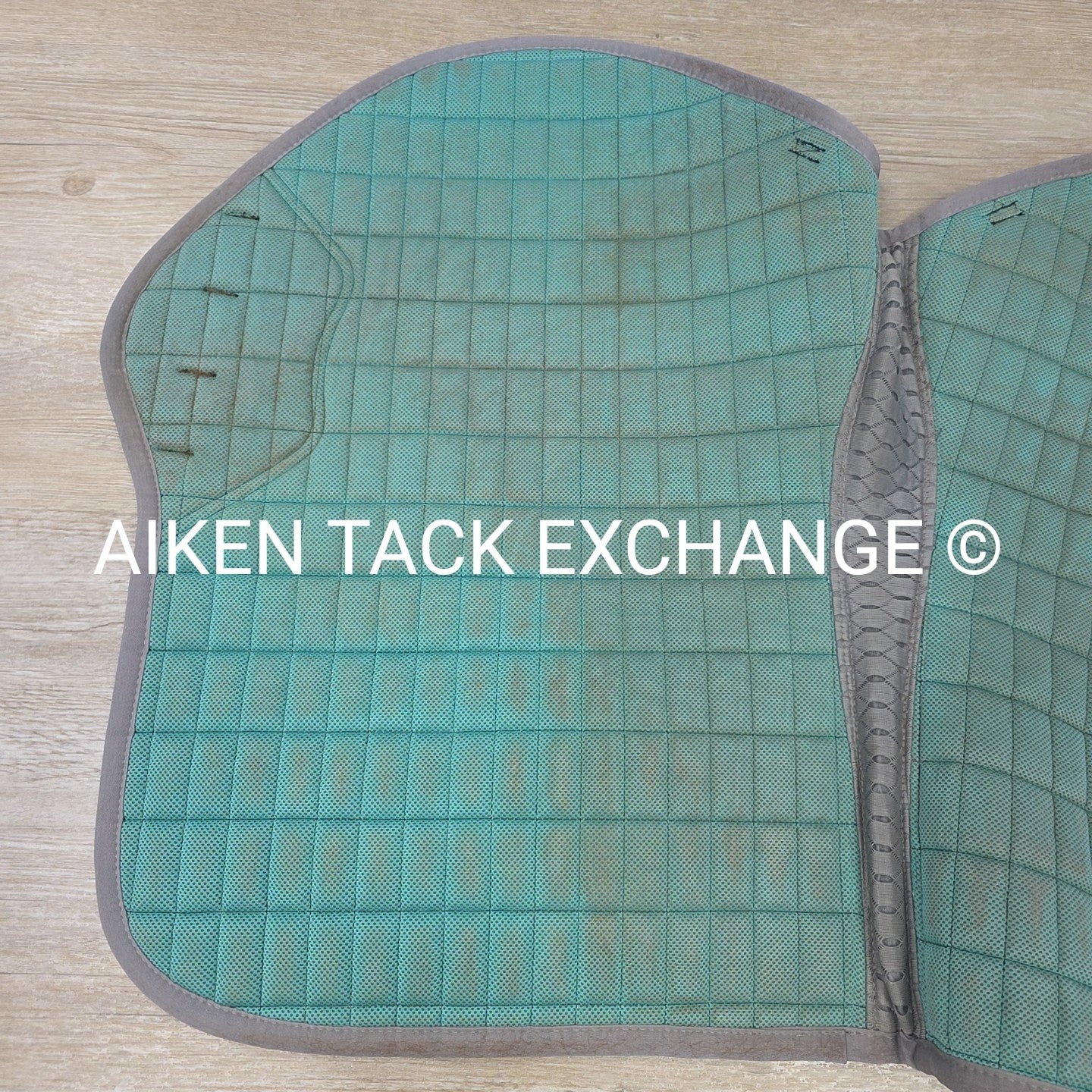 LeMieux Close Contact Square Jump Saddle Pad, Large