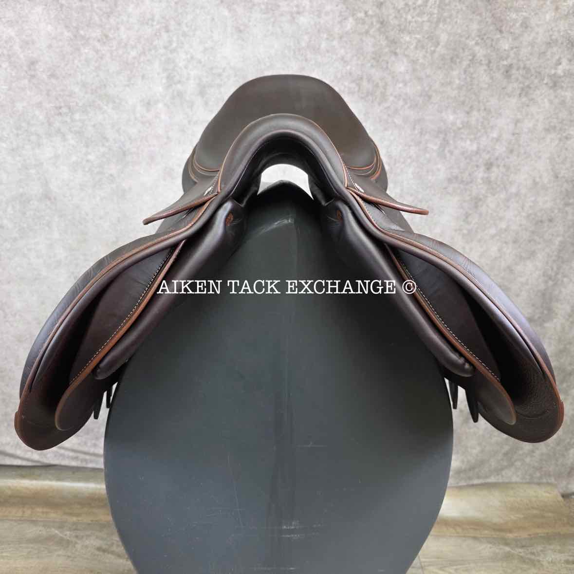 2025 Devoucoux Biarritz O Close Contact Jump Saddle, 16.5" Seat, 1 Flap, Medium Tree, D3D Panels, Full Buffalo Leather