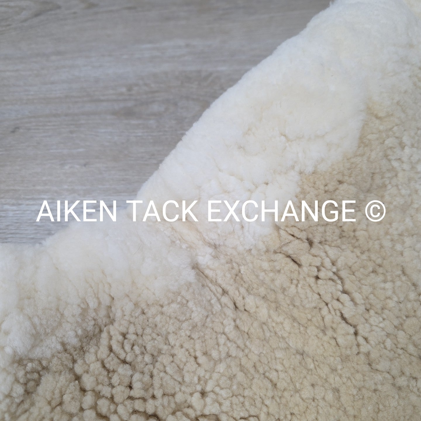 Fleeceworks Sheepskin Show Hunter Pad Partial Trim with Front Roll
