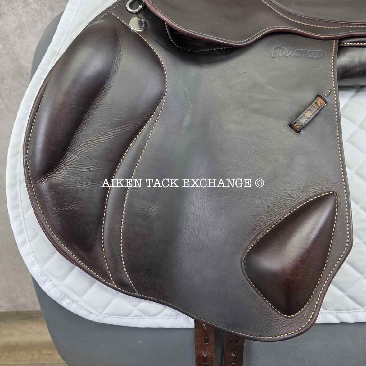 **SOLD** 2023 Prestige X-Advanced K Monoflap Jump Saddle, 18" Seat, 35 Tree - MW/W, Wool Flocked Panels