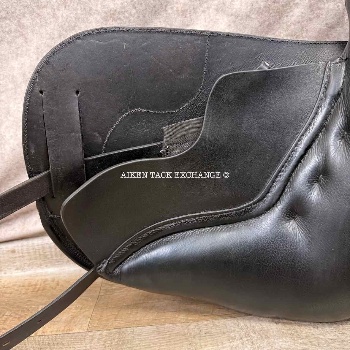 **SOLD** JRD Monoflap Dressage Saddle, 18" Seat, Short Flap, XW Tree, Wool Flocked Panels