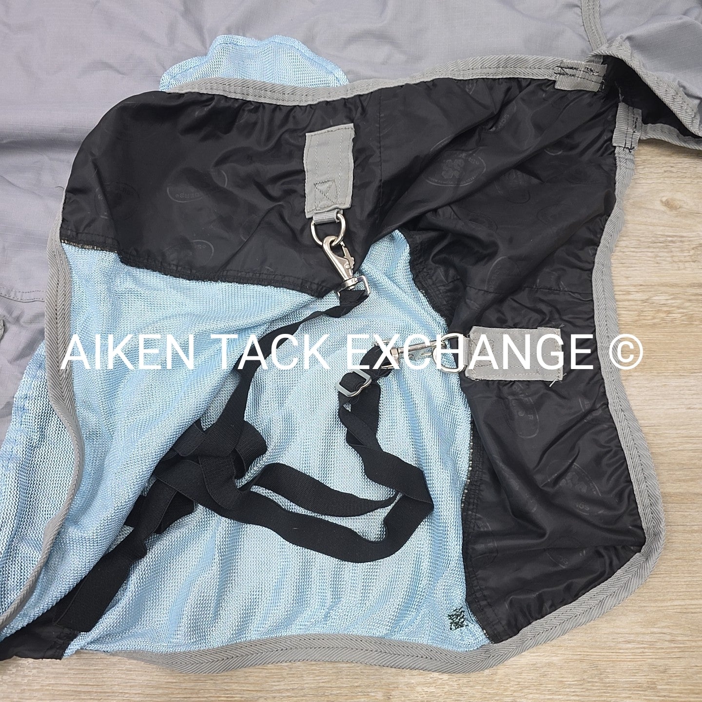 Schneiders Airmesh II Turnout Sheet, Size 76" (has been repaired)