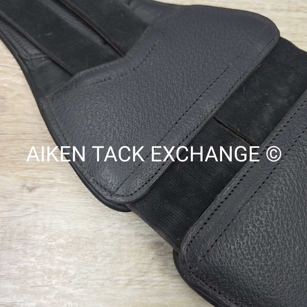 Devoucoux Makila Ergonomic Girth, Black, 28"
