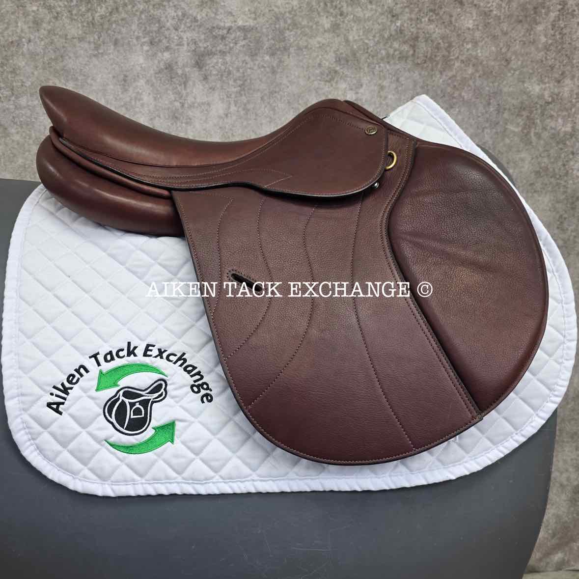 HDR - Henri de Rivel Laureate IGP Close Contact Jump Saddle, 17.5" Seat, Adjustable Tree - Changeable Gullet, Foam Panels