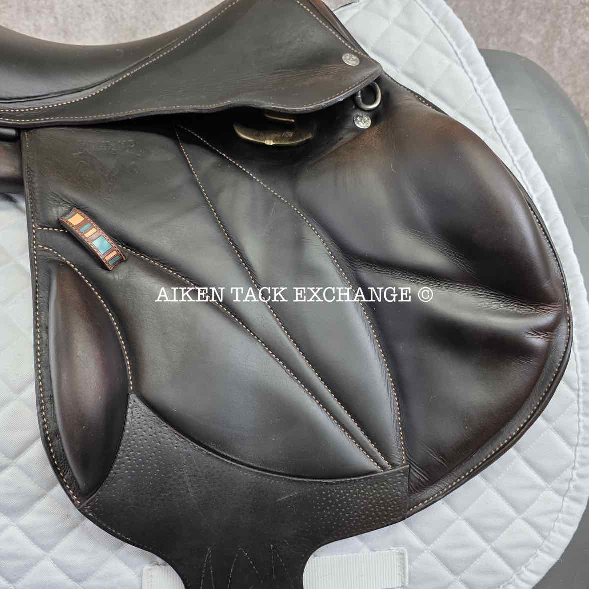 2018 Voltaire Lexington Monoflap Jump Saddle, 17" Seat, 0A Flap, Medium Wide Tree, PRO Panels, Full Buffalo Leather