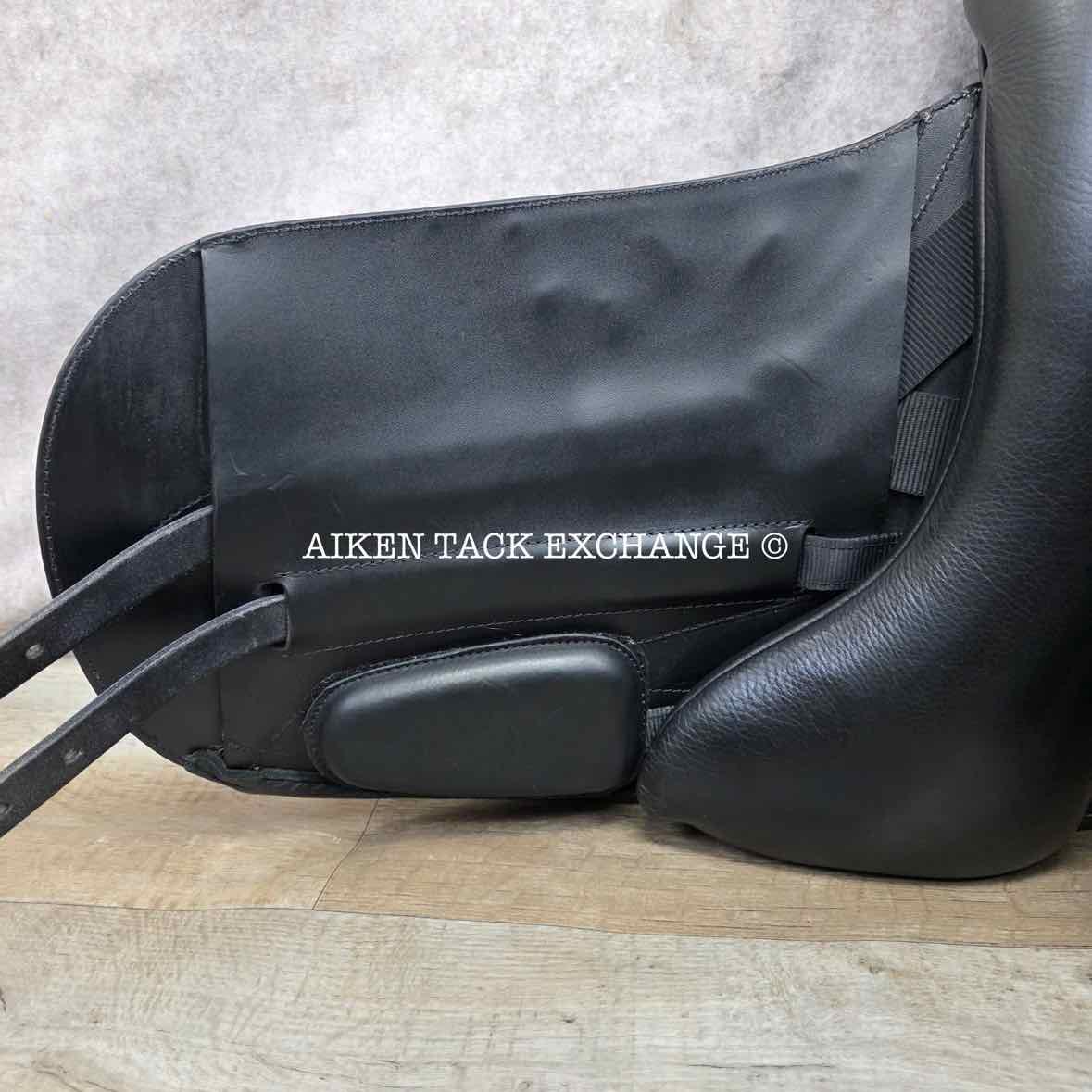 2020 Fairfax World Class Monoflap Dressage Saddle, 18" Seat, Adjustable Tree - Changeable Gullet, Wool Flocked Panels