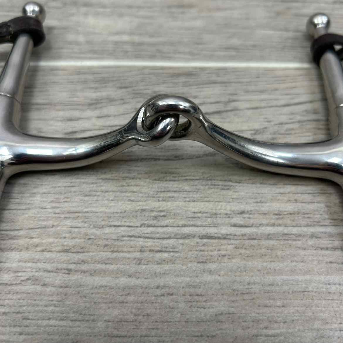 Korsteel Single Joint Curved Mouth Full Cheek Bit with Keepers 5"