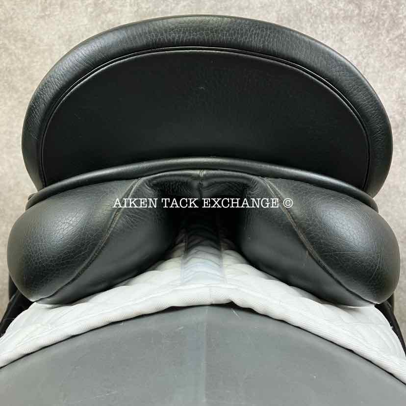 2011 County Fusion Dressage Saddle, 18" Seat, Medium Tree, Wool Flocked Panels