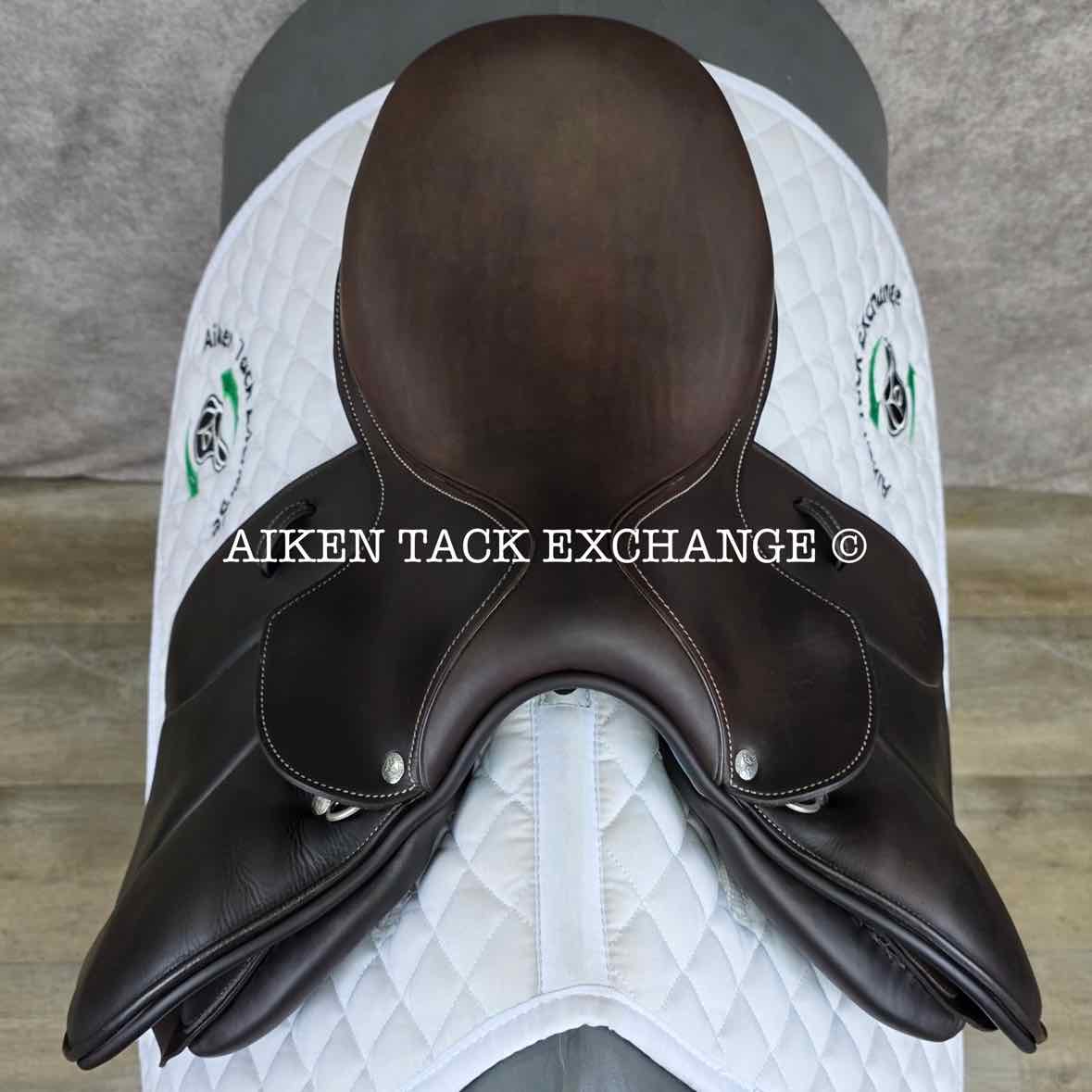 2022 Voltaire Welli Close Contact Jump Saddle, 15.5" Seat, 0A Flap, M/MW Tree, Foam FIN Panels