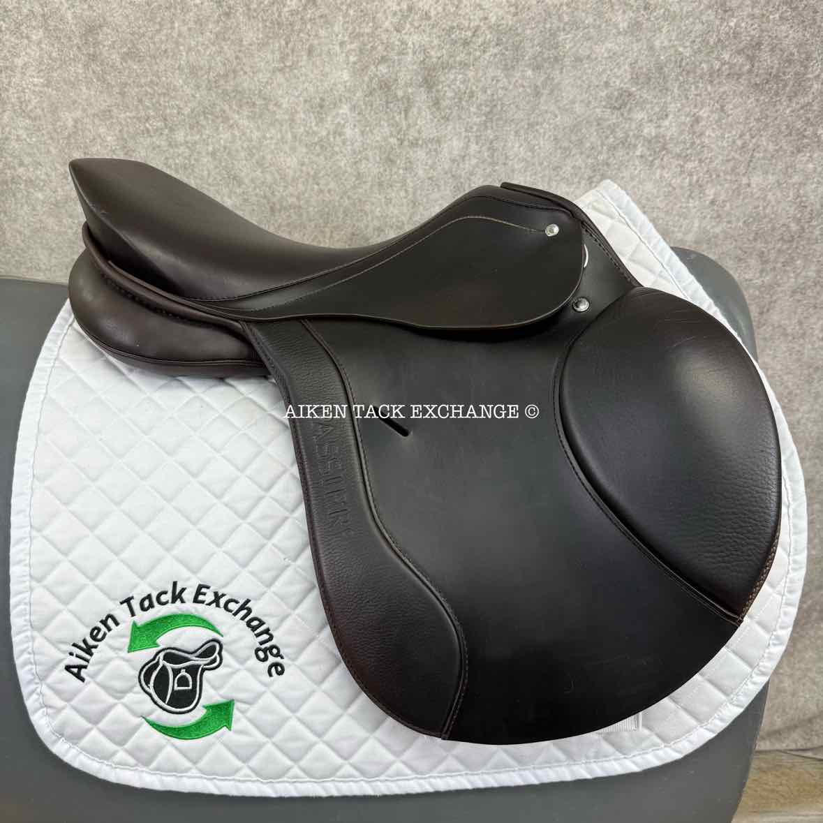 2021 Passier Performance Jump Saddle, 17.5" Seat, Medium Wide Tree, Wool Flocked Panels