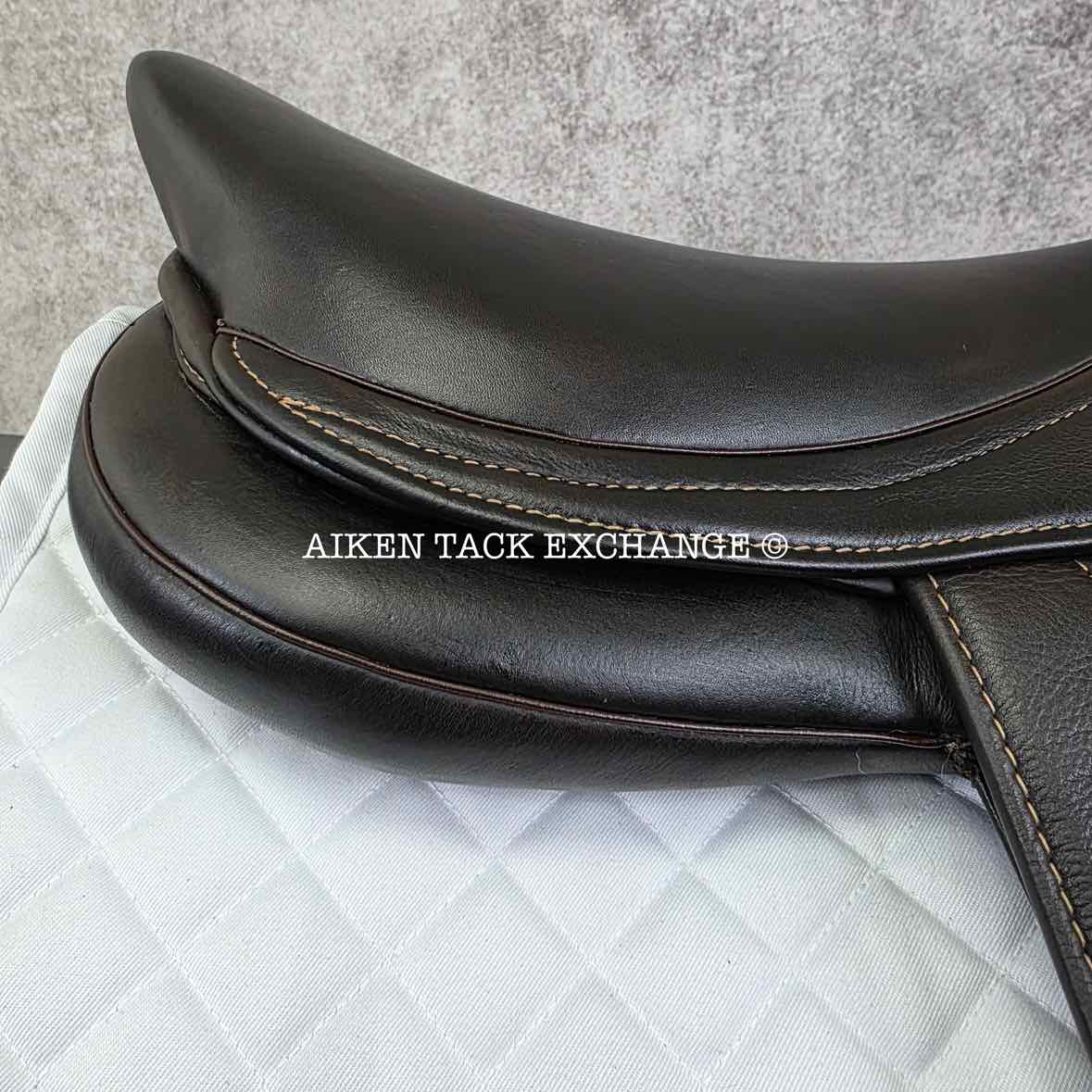 **SOLD** Royal Heritage Emile Close Contact Jump Saddle, 18.5"/19" Seat, Spectrum Adjustable Tree, Wool Flocked Panels