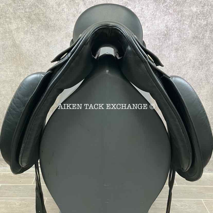 2011 County Fusion Dressage Saddle, 18" Seat, Medium Tree, Wool Flocked Panels