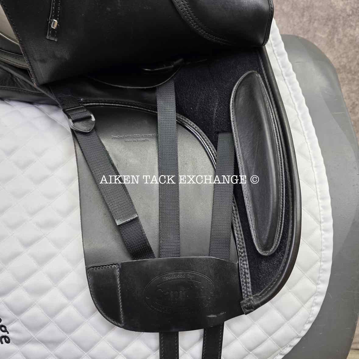 2007 Bates Caprilli Dressage Saddle, 17" Seat, Adjustable Tree - Changeable Gullet, Wool Flocked Panels