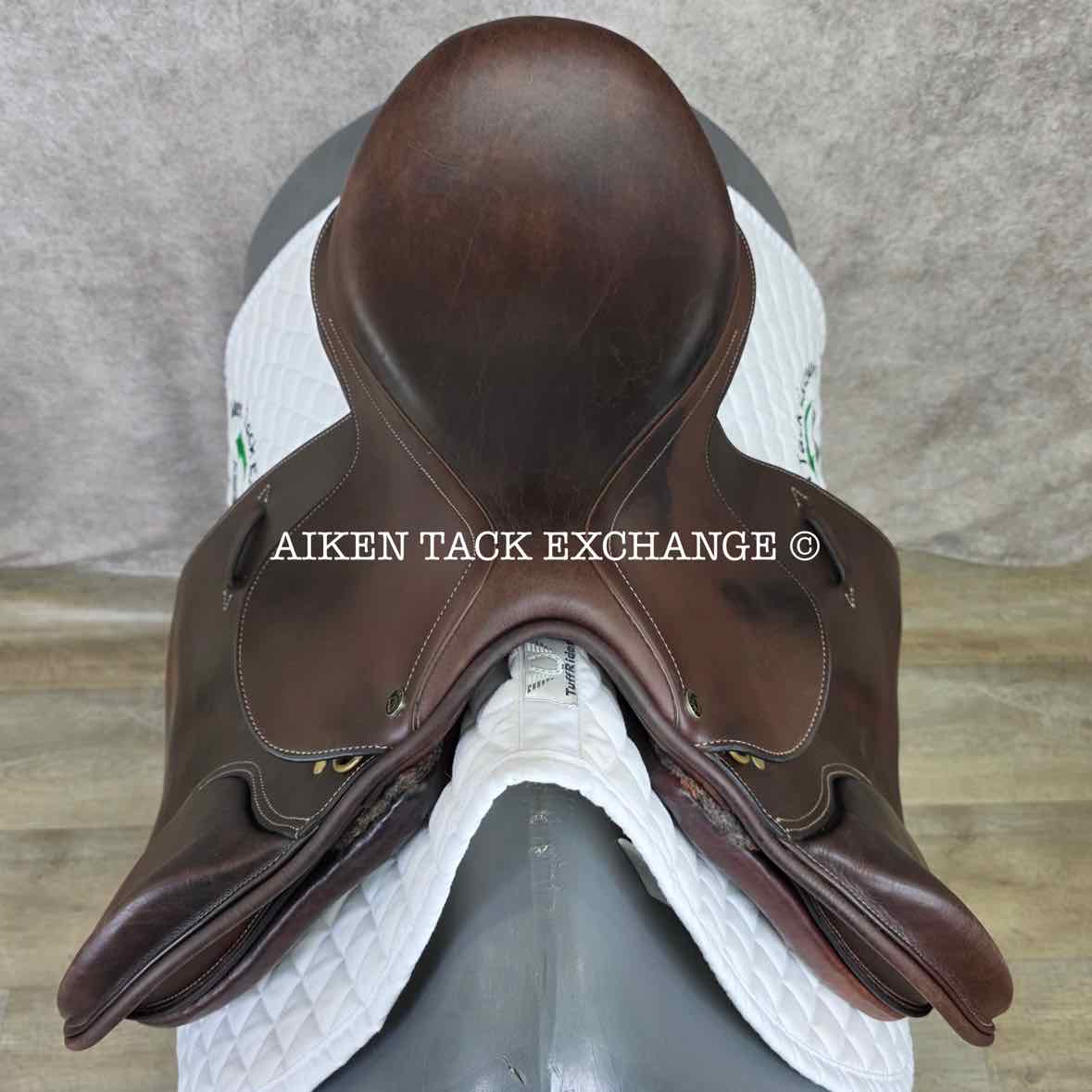 Circuit by Dover Saddlery Close Contact Jump Saddle, 17" Seat, Medium Tree, Foam Panels