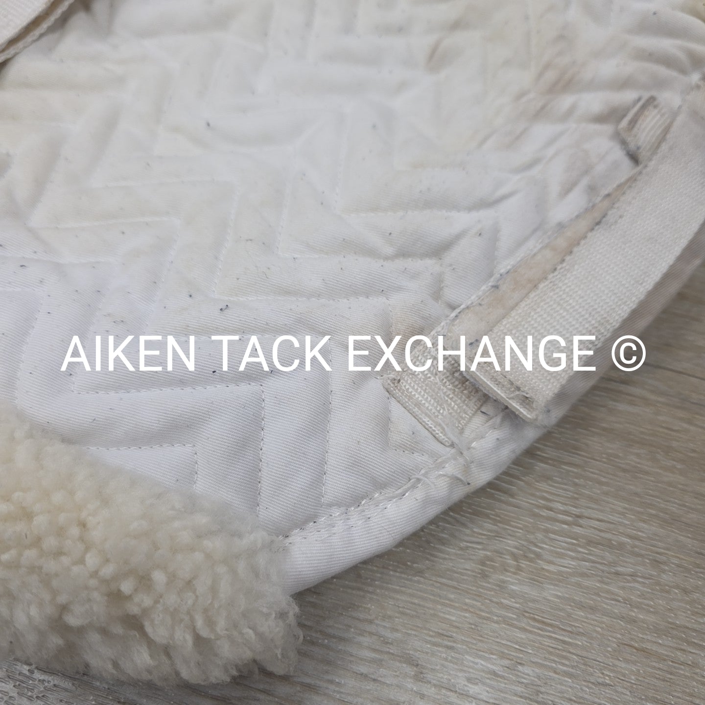 Fleeceworks Sheepskin Show Hunter Pad Partial Trim with Front Roll