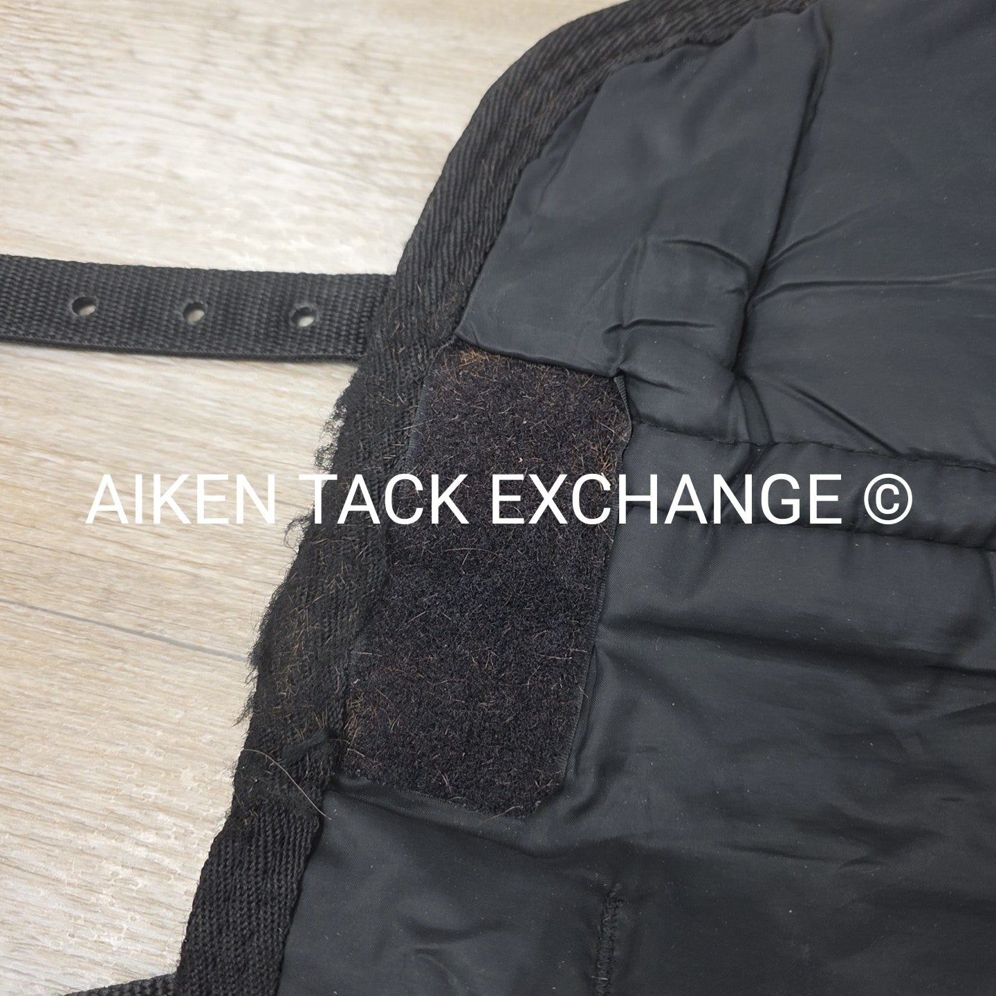 Schneiders Dura-Tech 220g fil Medium Weight Turnout Blanket, Size 76"