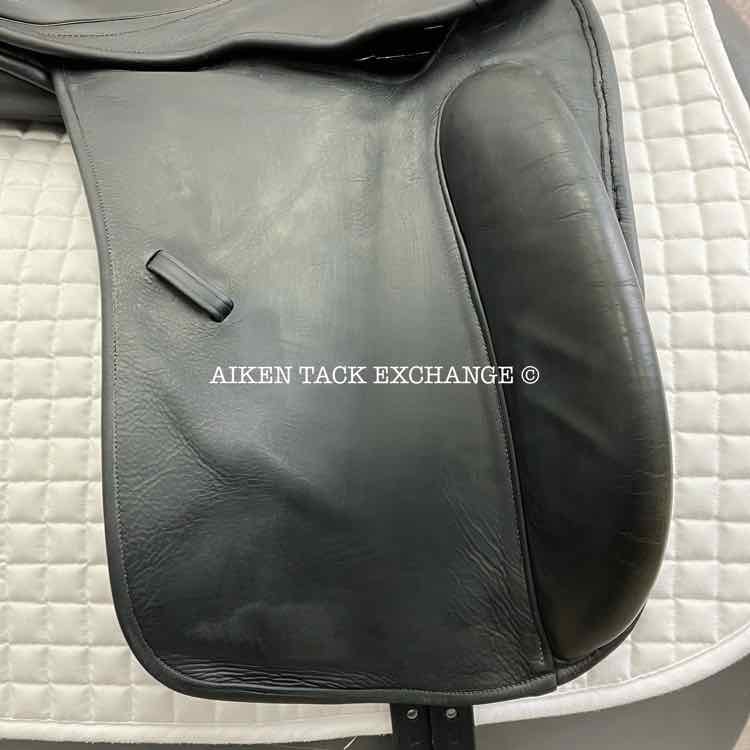 2005 County Perfection Dressage Saddle, 17.5" Seat, Adjustable Flap, M/MN Tree, Wool Flocked Panels