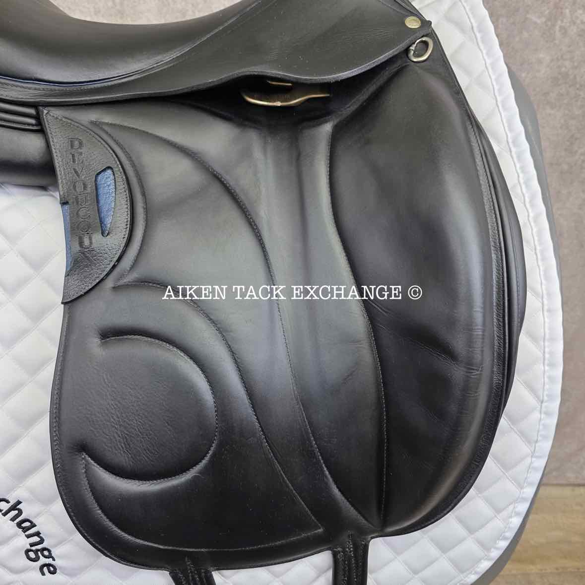2014 Devoucoux Loreak Monoflap Dressage Saddle, 18.5" Seat, 3 Flap, Medium Wide Tree, D3D Panels, Full Buffalo Leather
