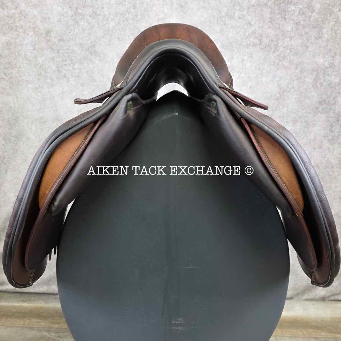 2015 Devoucoux Oldara Close Contact Jump Saddle, 17.5" Seat, 3 Flap, Medium Wide Tree, D3D Panels, Full Buffalo Leather
