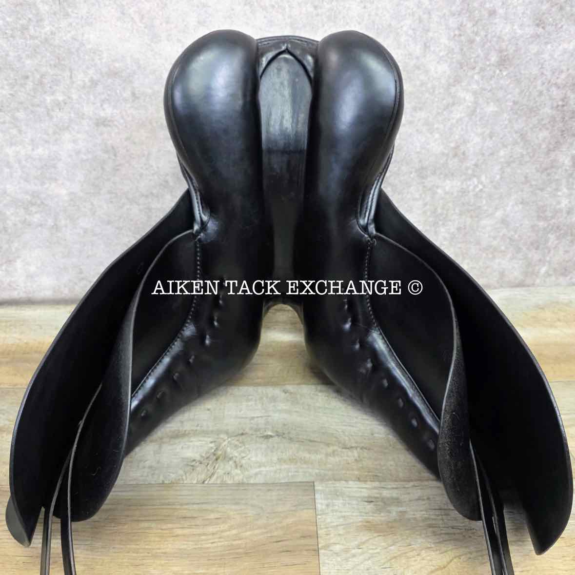 2006 Passier Optimum Dressage Saddle, 17.5" Seat, Medium Tree, Wool Flocked Panels