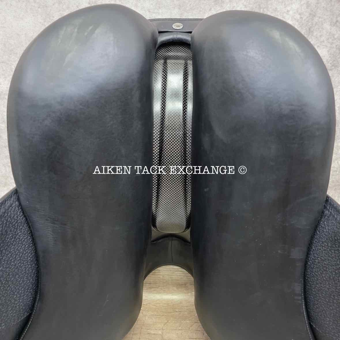 2022 Devoucoux Makila Harmonie Monoflap Dressage Saddle, 17.5" Seat - 002, 1A Flap - Short, Dynamick Tree - Medium, D3D Panels, Full Buffalo Leather