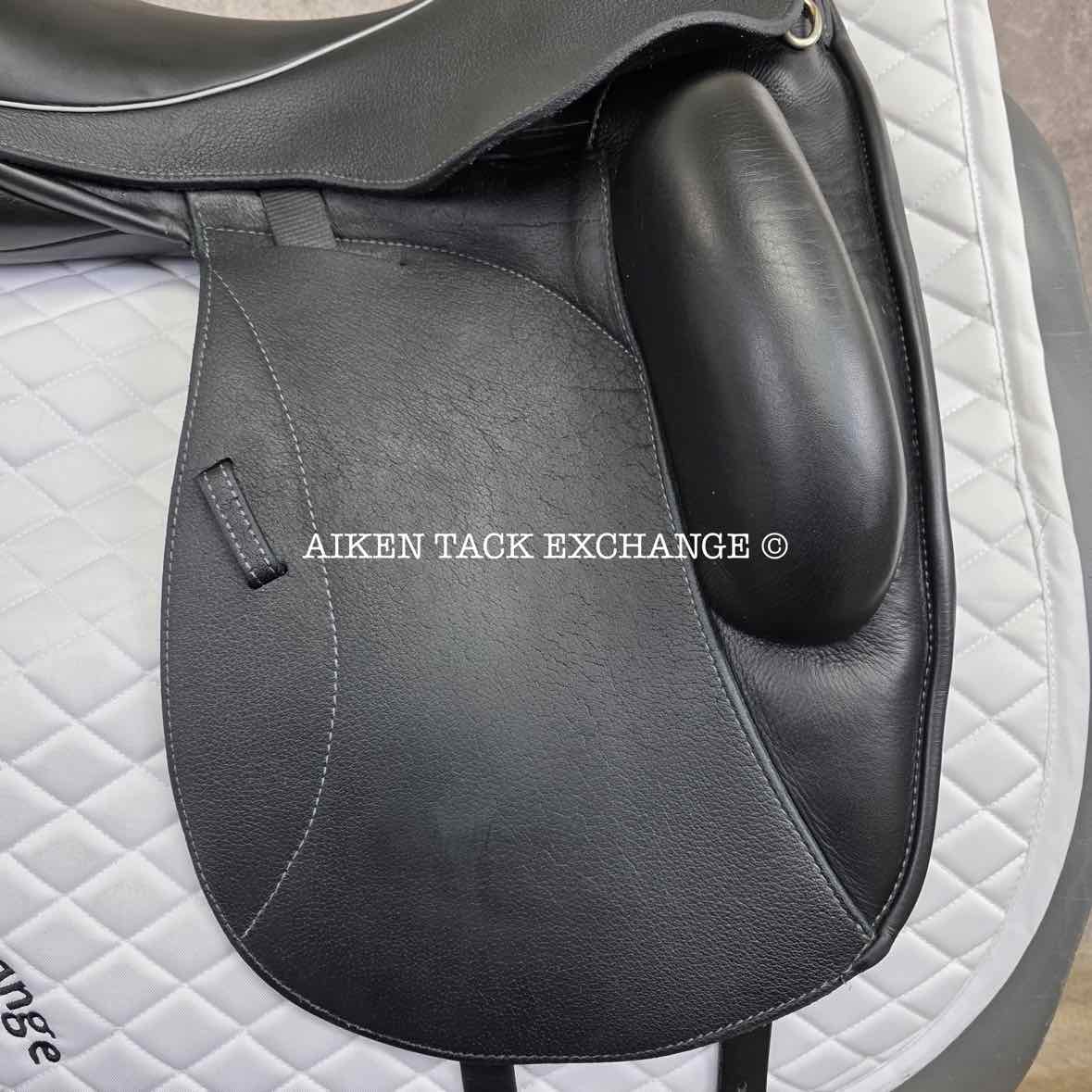 2013 Custom Saddlery Icon Coda Dressage Saddle, 17.5" Seat, Adjustable Tree, Wool Flocked Panels