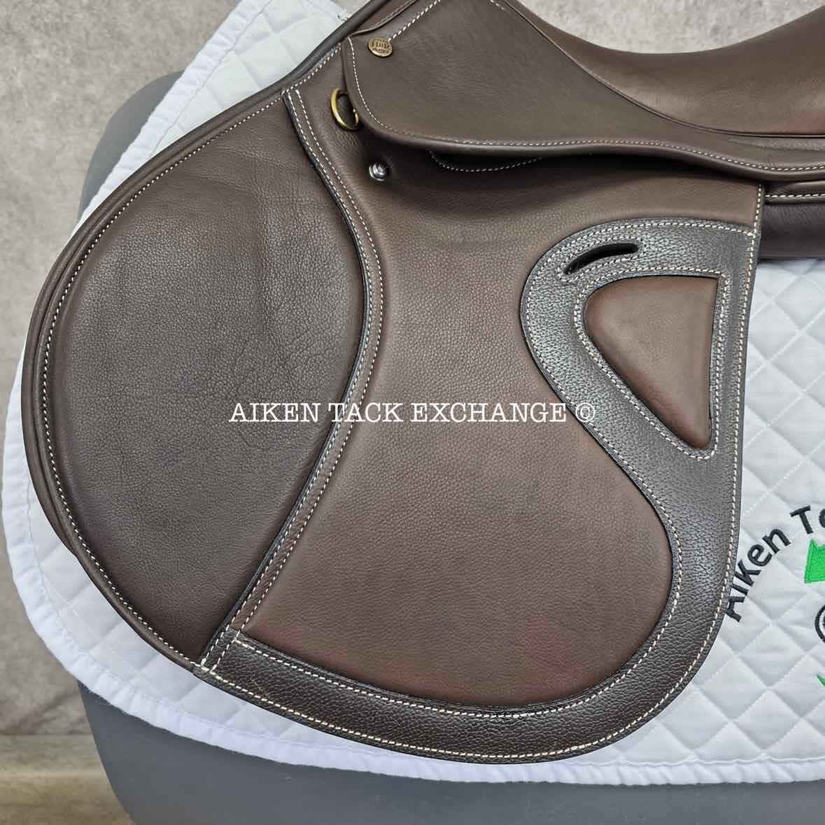 HDR - Henri de Rivel Evolution IGP Close Contact Jump Saddle, 17" Seat, Adjustable Tree - Changeable Gullet, Foam Panels