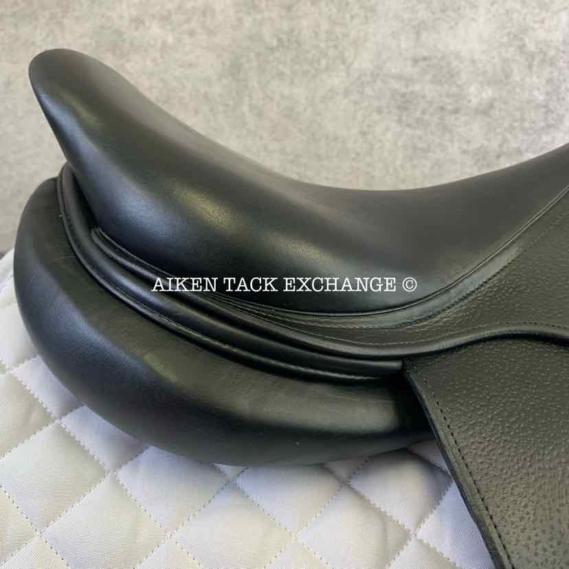 2014 CWD SE02 Close Contact Jump Saddle, 17" Seat, 2L Flap, Medium Wide Tree, Foam Panels