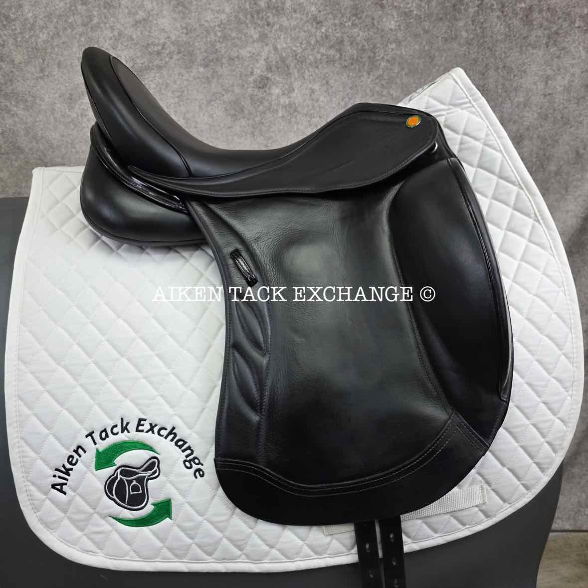 2022 JC Performance Line P2 Monoflap Dressage Saddle, 18" Seat, Wide Tree, Wool Flocked Pony Panels