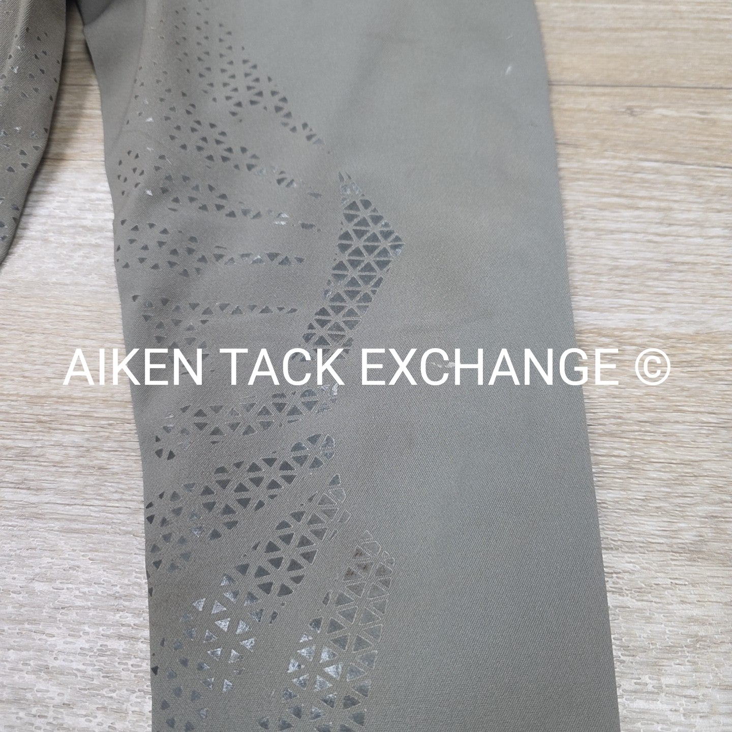 Struck Silicone Grip Knee Patch, Size 24