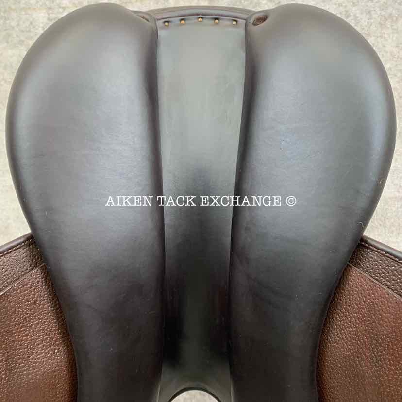 2023 Childeric FLP Close Contact Jump Saddle, 18" Seat, 2 3/4 Flap, M/MW Tree, Foam Panels, Full Buffalo Leather