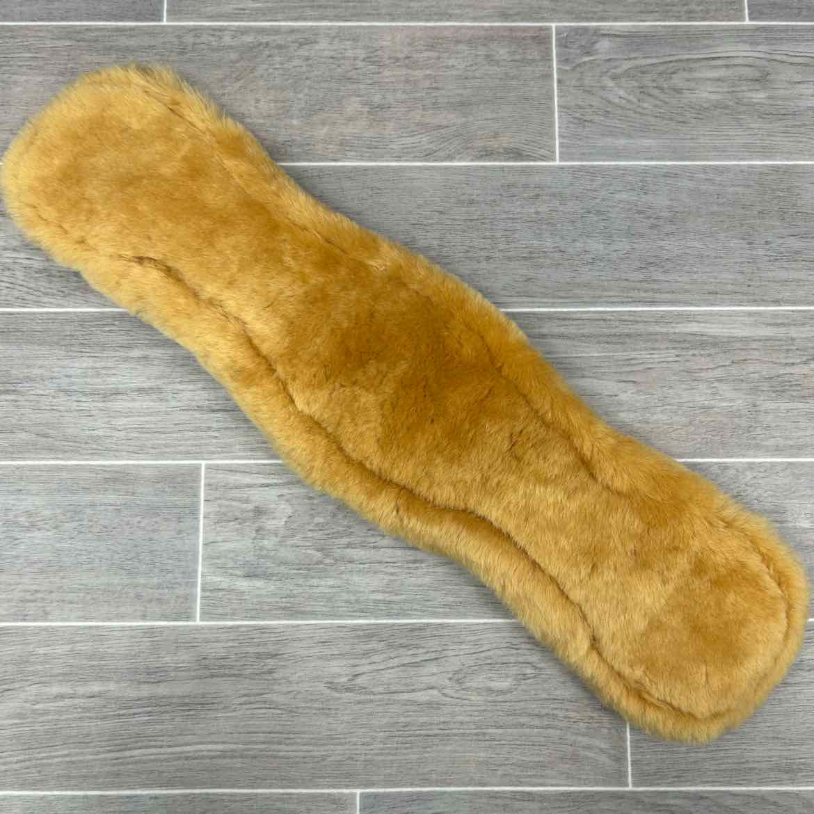 CAS Equestrian Sheepskin Girth, Brown & Tan, 22"