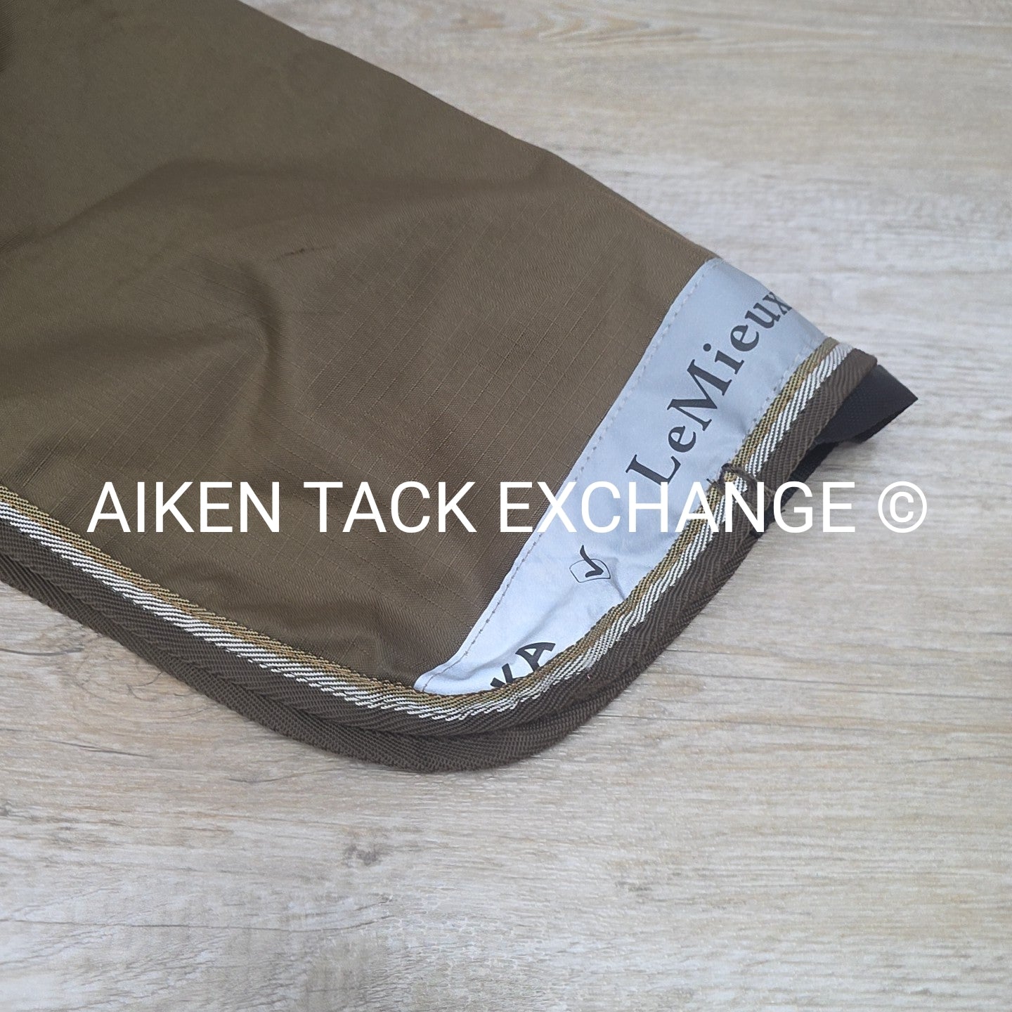LeMieux Arika Ripstop 0g Turnout Rug w/ Neck Cover, Size 75"