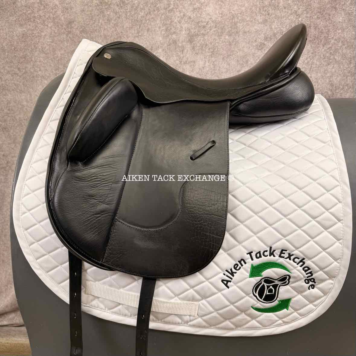 **SOLD** JRD Monoflap Dressage Saddle, 18" Seat, Short Flap, XW Tree, Wool Flocked Panels