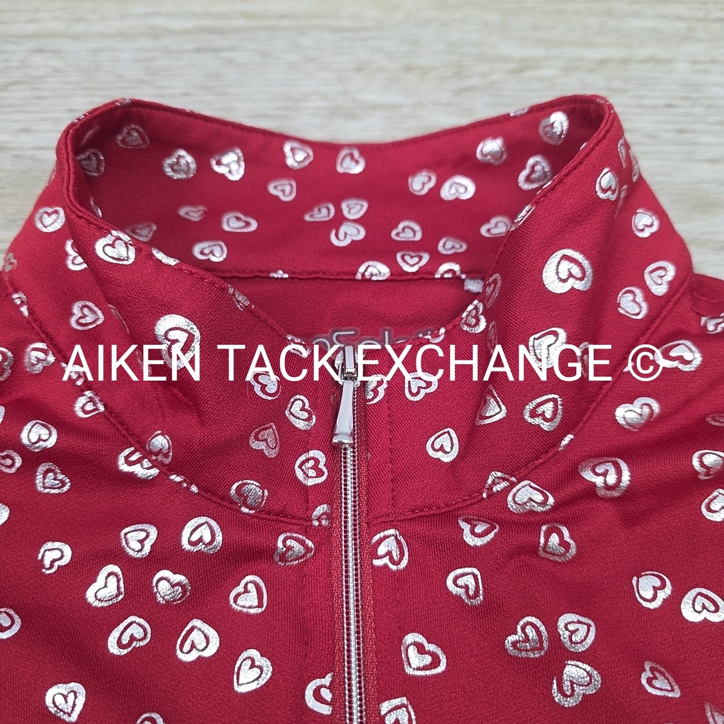 San Soleil SPF Sun Shirt, Red with Silver Hearts, Women's Size Medium