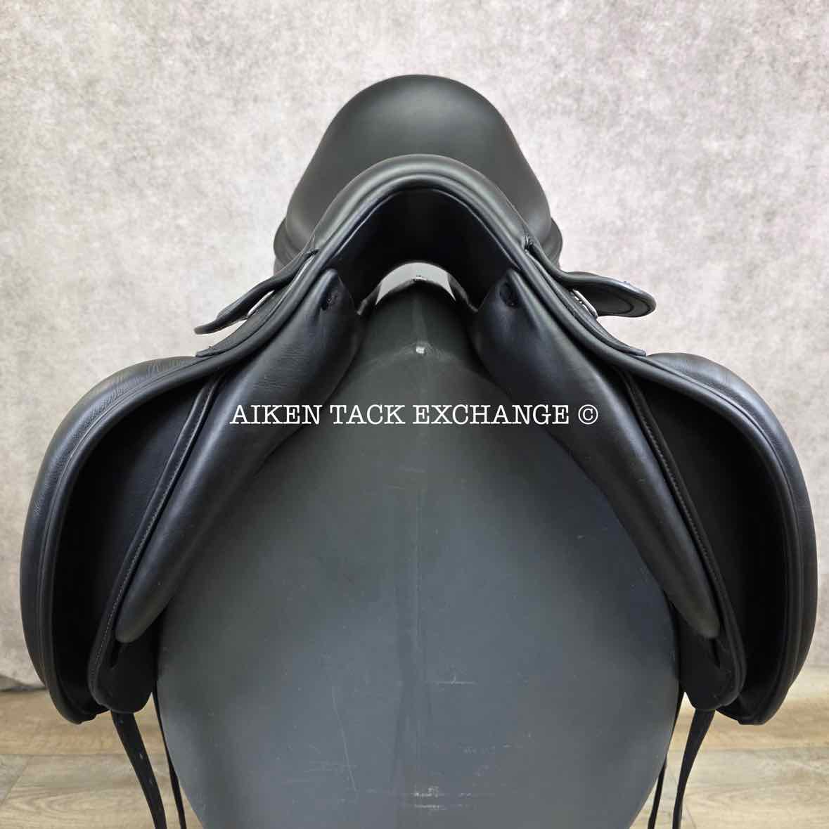 2023 Amerigo Pasubio Pinerolo Dressage Saddle, 18" Seat, Medium Tree, Wool Flocked Panels