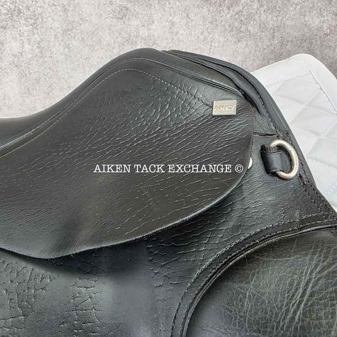 Anky Dressage Saddle, 17.5" Seat, Medium Wide Tree, Wool Flocked Panels