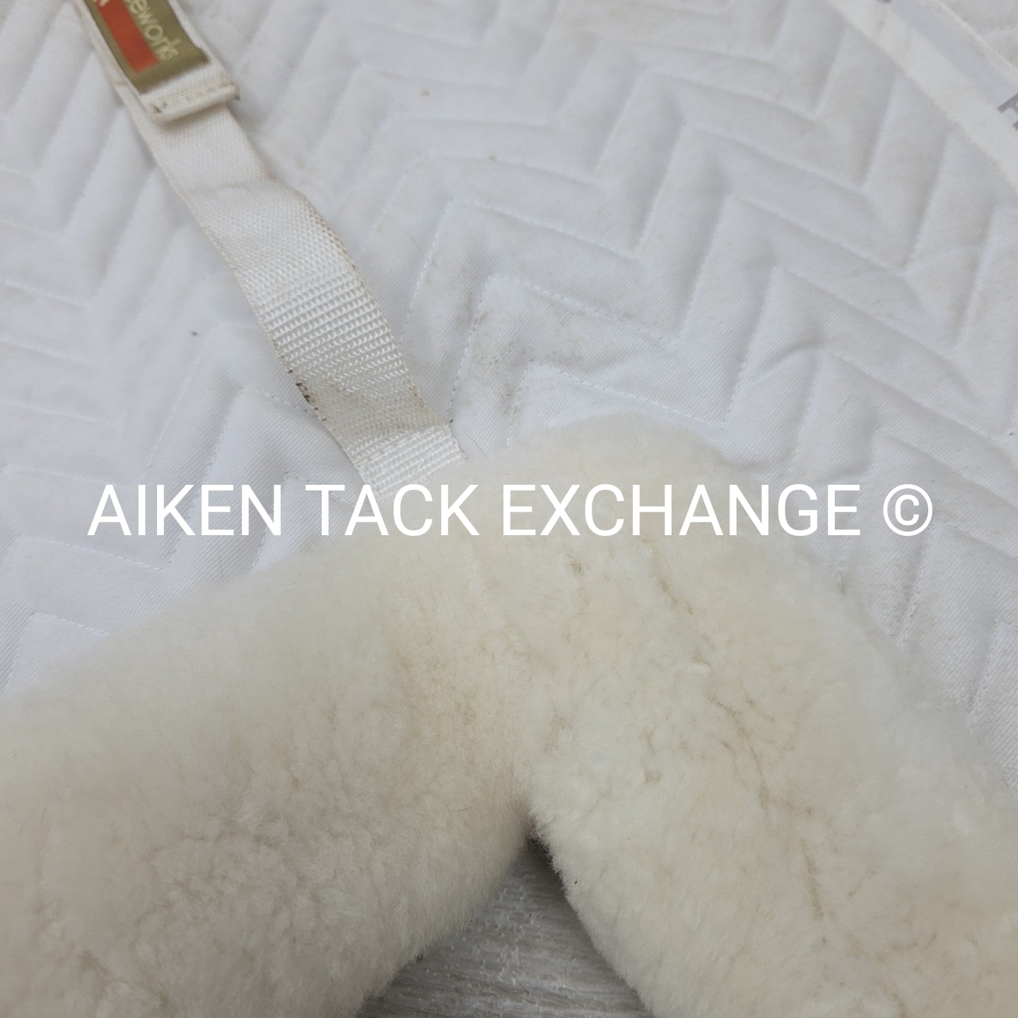Fleeceworks Classic Dressage Pad with Full Sheepskin Trim, Large