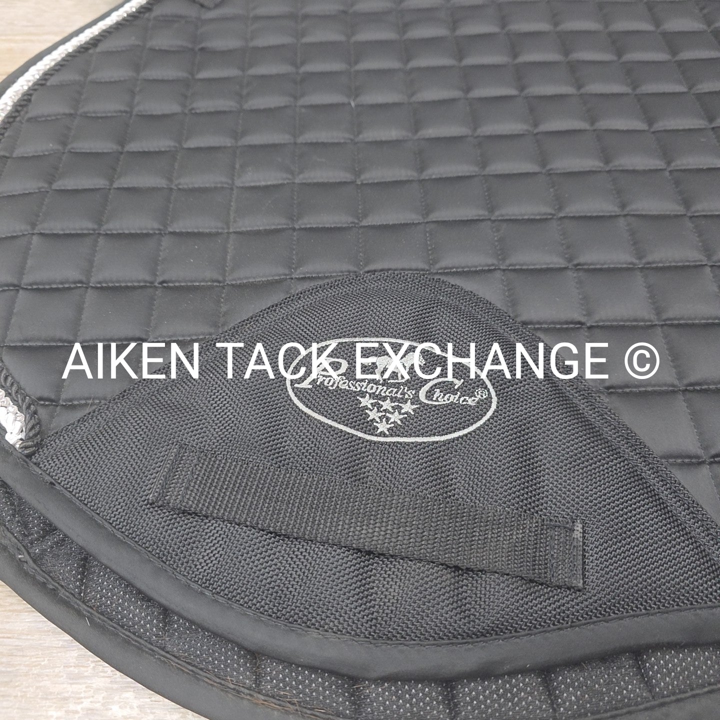 Professionals Choice Satin Jump Saddle Pad