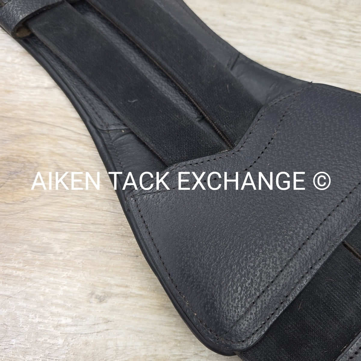 Devoucoux Makila Ergonomic Girth, Black, 28"