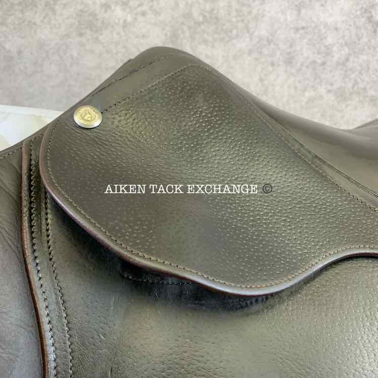 2016 CWD SE01 Close Contact Jump Saddle, 17" Seat, 2L Flap, Medium Tree, Foam Panels