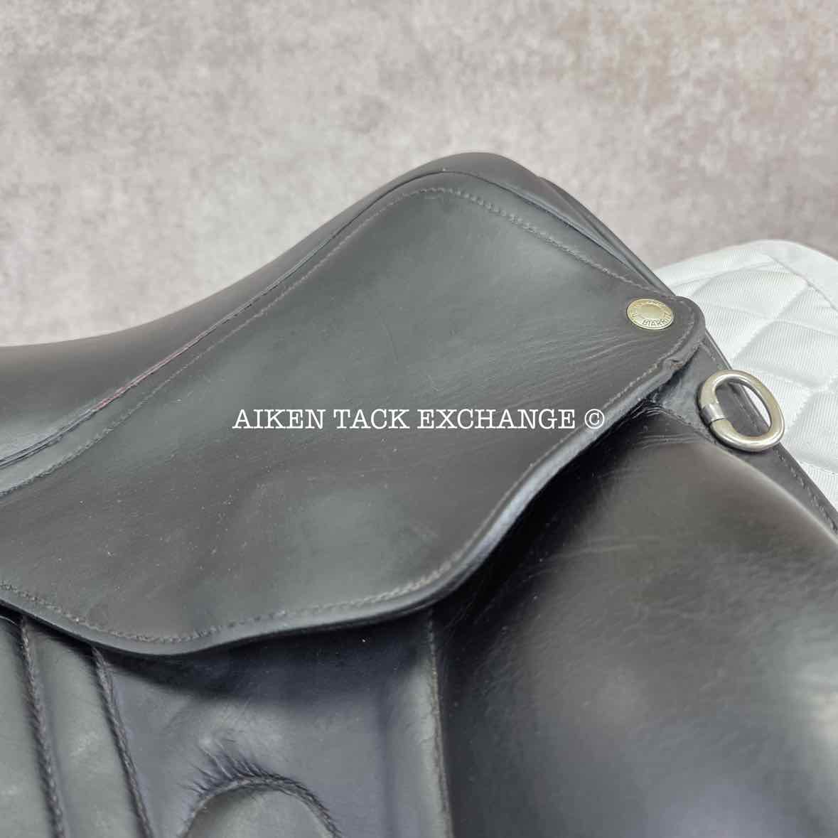 2001 Devoucoux Makila Monoflap Dressage Saddle, 17" Seat, 2A Flap, M/MW Tree, Foam Panels, Full Buffalo Leather