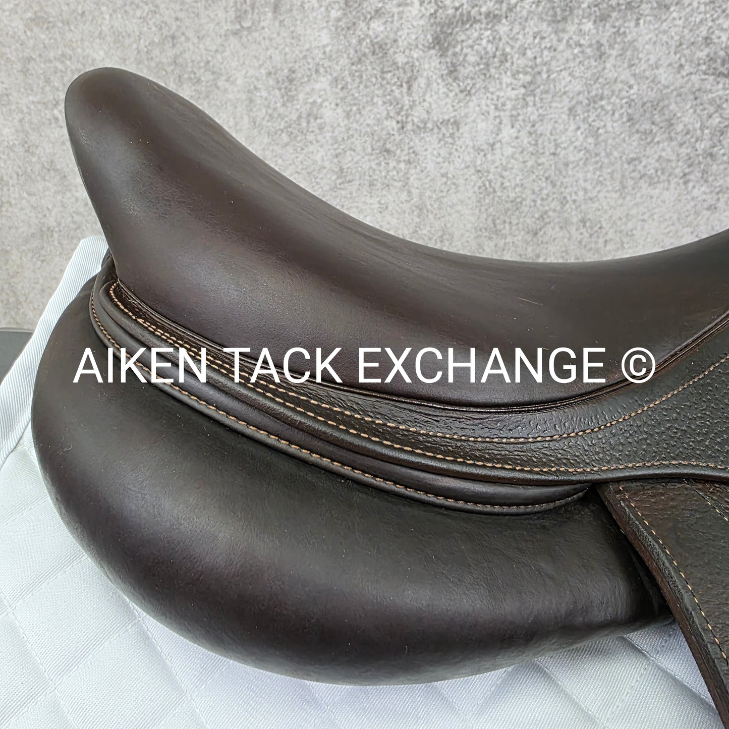 2019 CWD SE02 Close Contact Jump Saddle, 17.5" Seat, 3C Flap, Medium Tree, Foam Panels