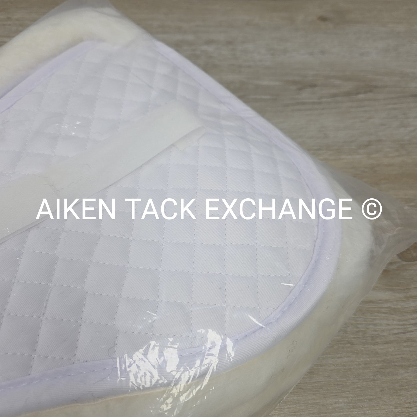 Majyk Equipe Ergonomic Shimmable Sheepskin Half Pad, With Rear Shims, Size Mediu