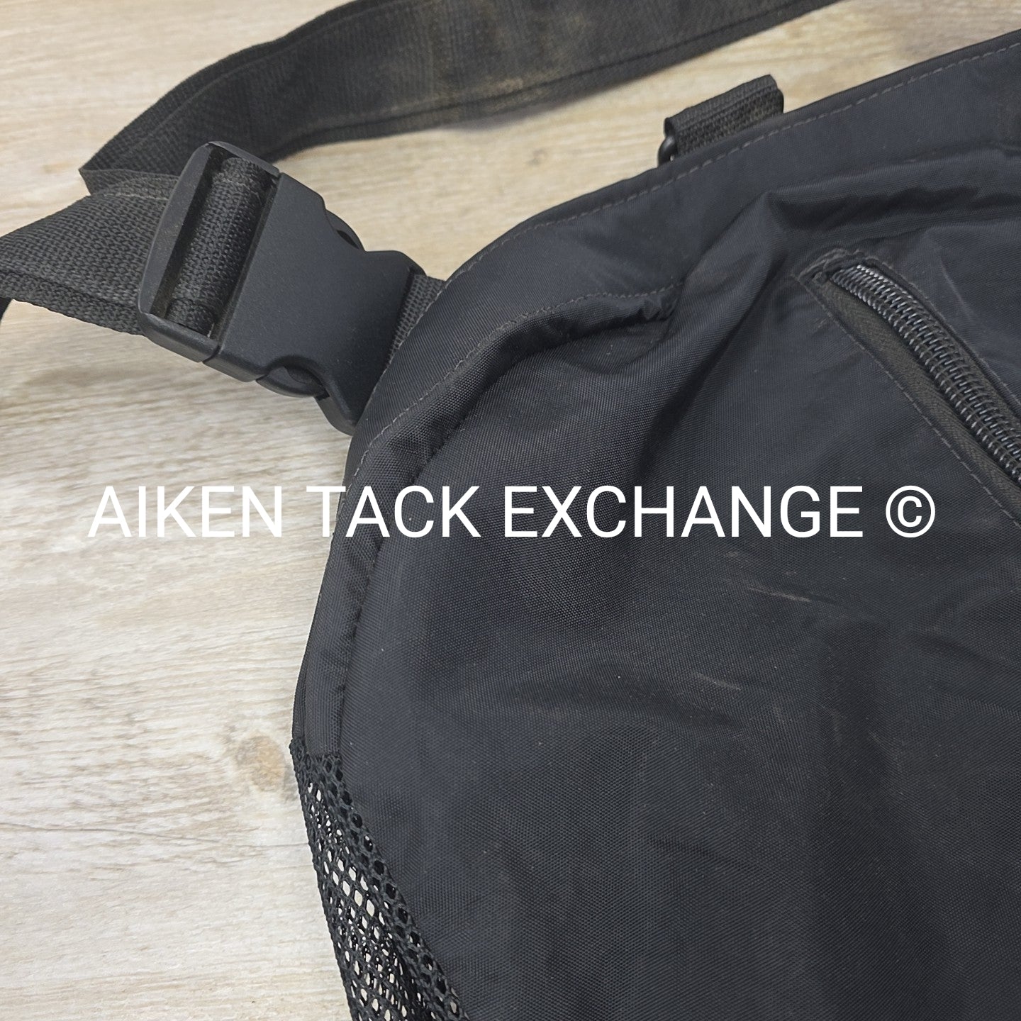 Tuck-M-In Hanging Bridle Bag