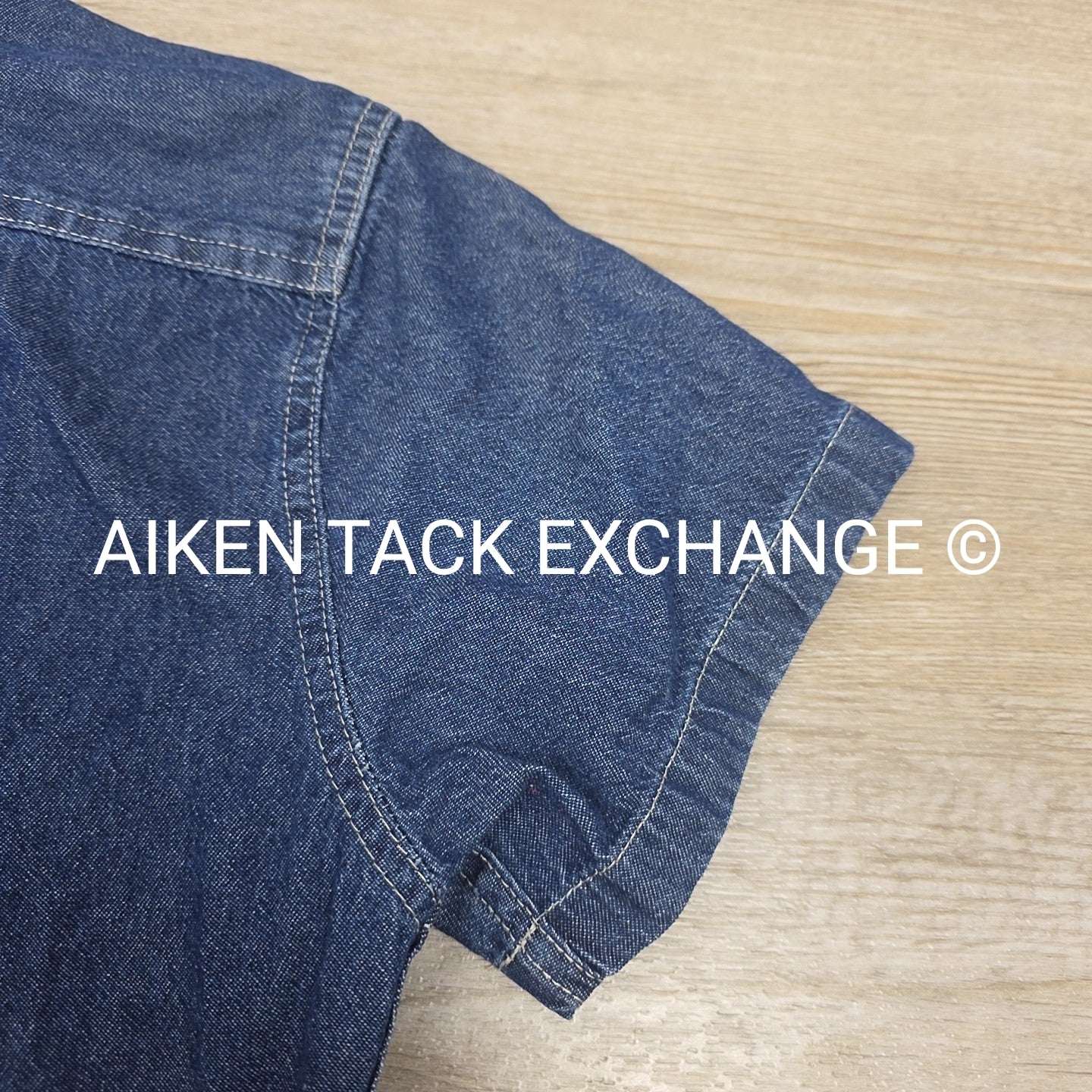 Belle Meade Hunt Denim Short Sleeve Button Down Shirt, Size Medium