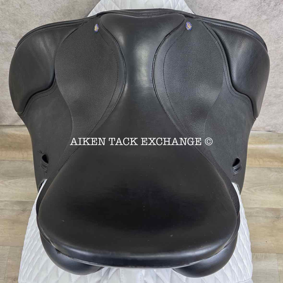 Detente by Advanced Saddle Fit Dressage Saddle, 17.5" Seat, Wide Tree, Wool Flocked Panels