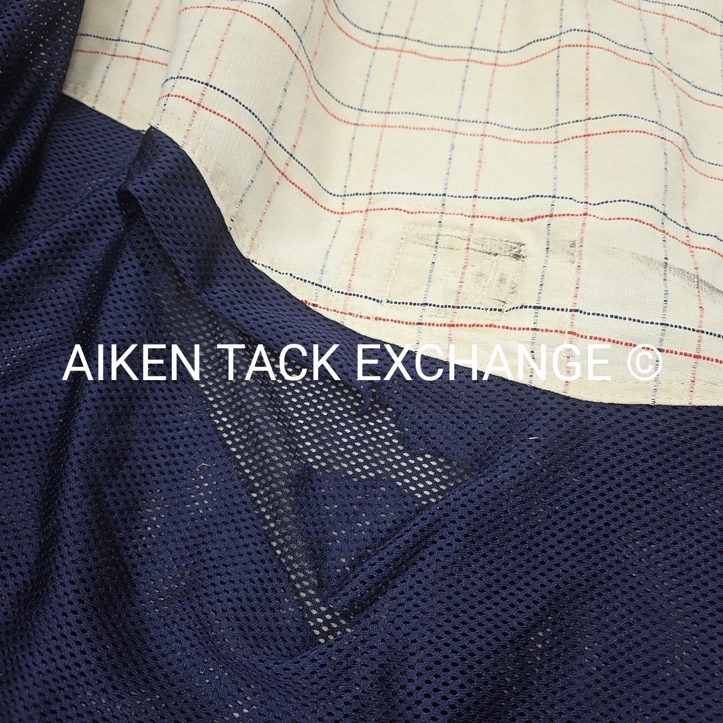 Weatherbeeta Breeze with Surcingle Combo Neck, 75" (has blemishes)