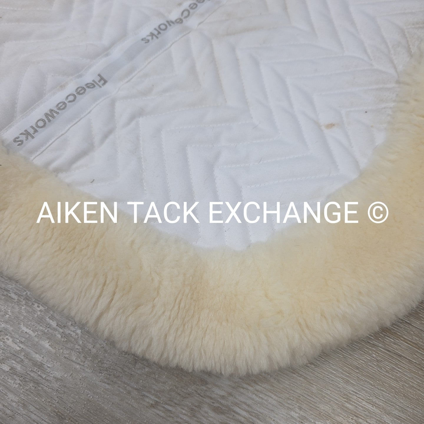 Fleeceworks Classic Half Pad with Rolled Edges, Size X-Large