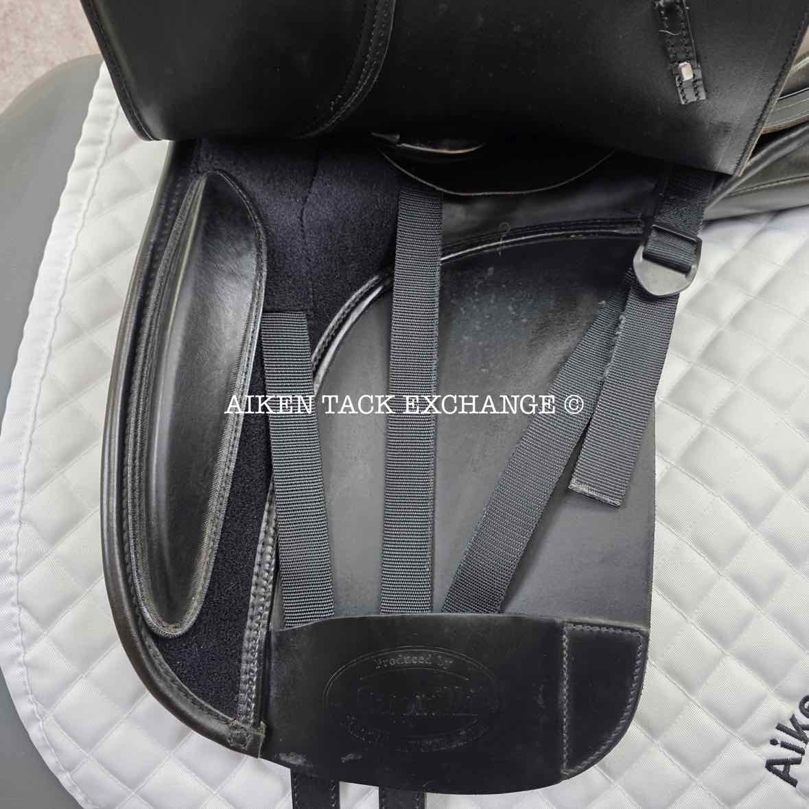 2007 Bates Caprilli Dressage Saddle, 17" Seat, Adjustable Tree - Changeable Gullet, Wool Flocked Panels